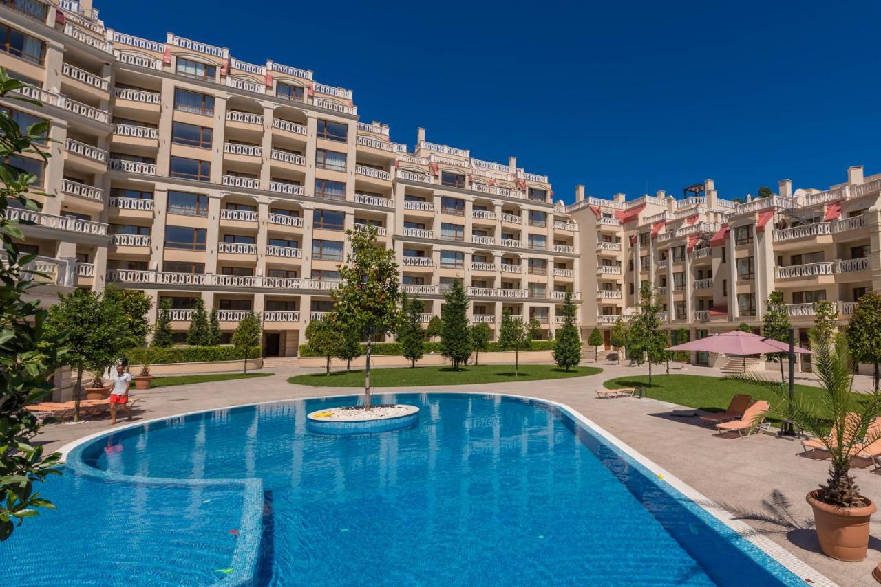 Blue Lagoon Seafront Apartments Varna Exterior photo
